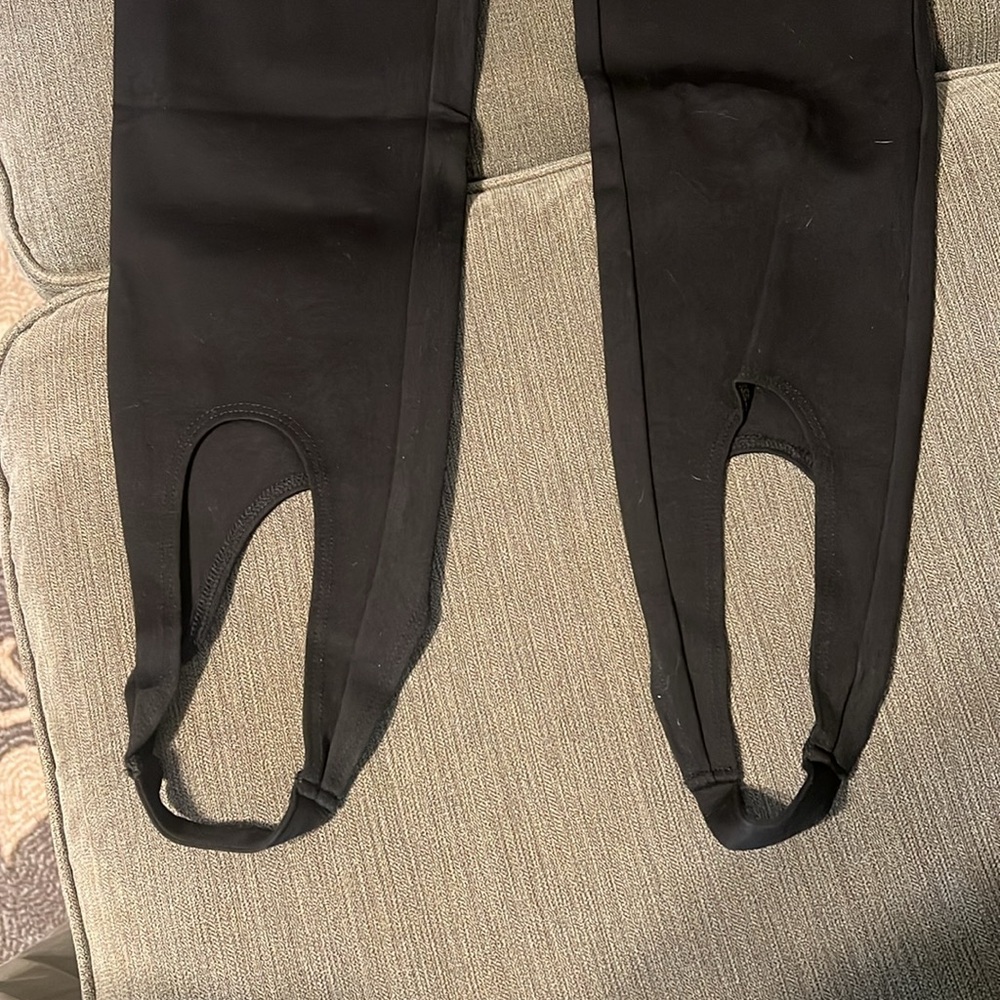 Tuckernuck Elegant Black Stirrup Leggings - Picture 4 of 5